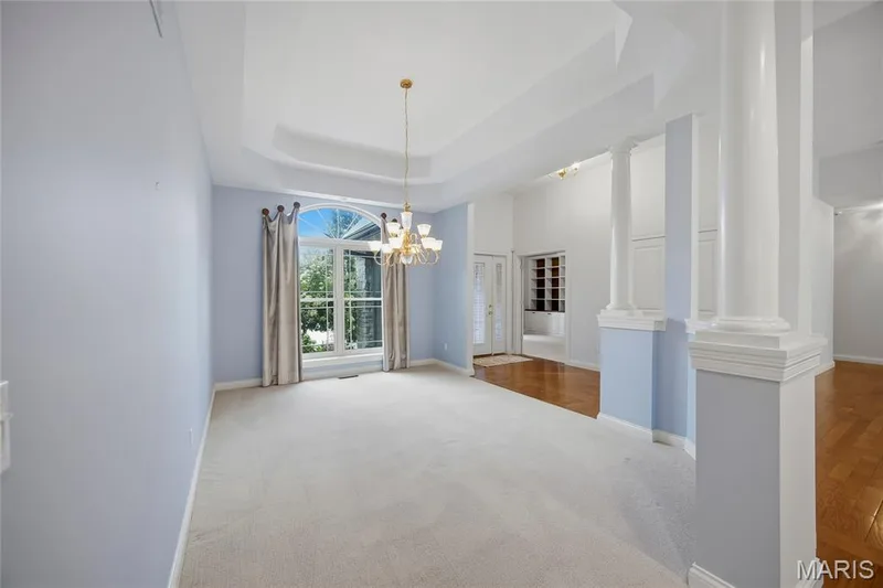 428 Fort Saratoga, St Charles, MO 63303 — listing photo 4 of 38