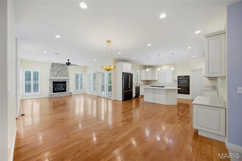 428 Fort Saratoga, St Charles, MO 63303 — listing photo 8 of 38