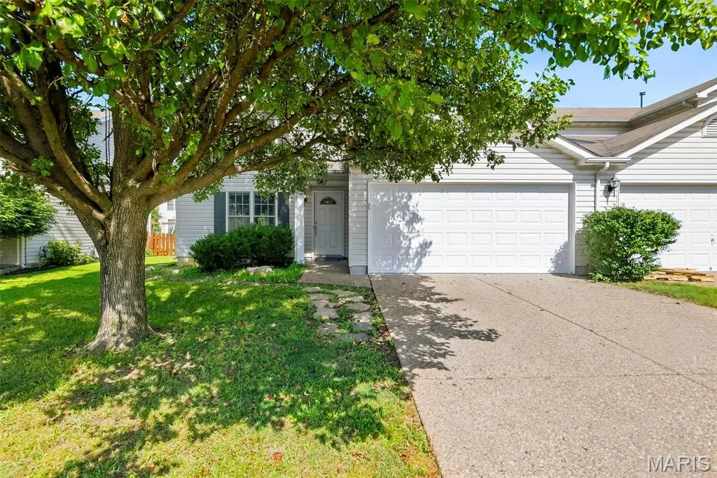 3 bedroom villa in Stone Meadows is nestled in cul de sac — 15 Tyler Court #2101A, Wentzville, MO 63385