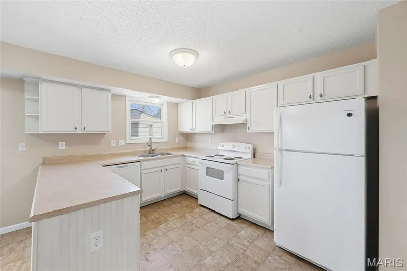 Bright and sunny kitchen — 15 Tyler Court #2101A, Wentzville, MO 63385
