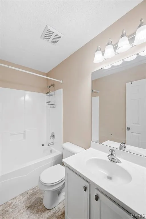 Full bathroom — 15 Tyler Court #2101A, Wentzville, MO 63385
