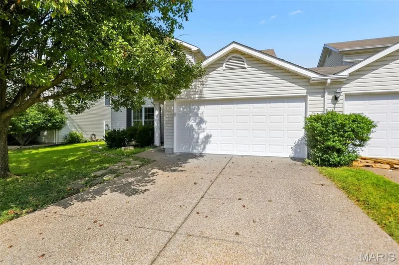 2 car attached garage — 15 Tyler Court #2101A, Wentzville, MO 63385