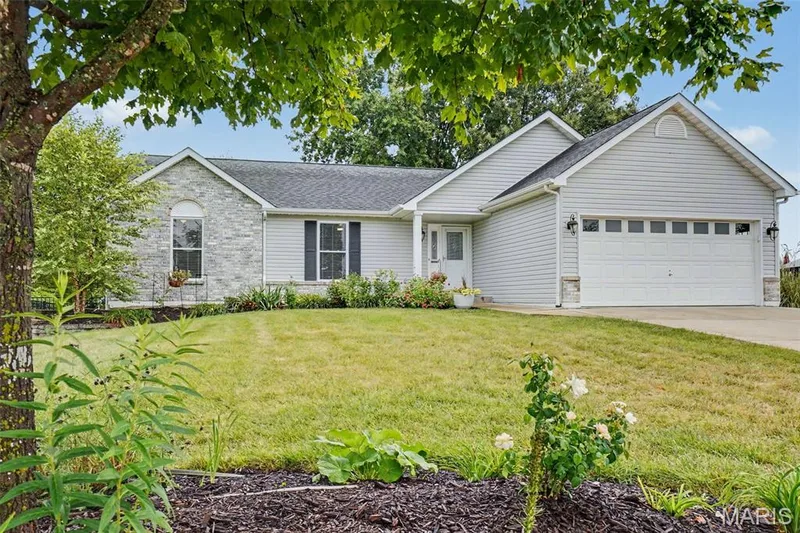 7523 Cinnamon Teal Drive, O'Fallon, MO 63368 — listing photo 2 of 42
