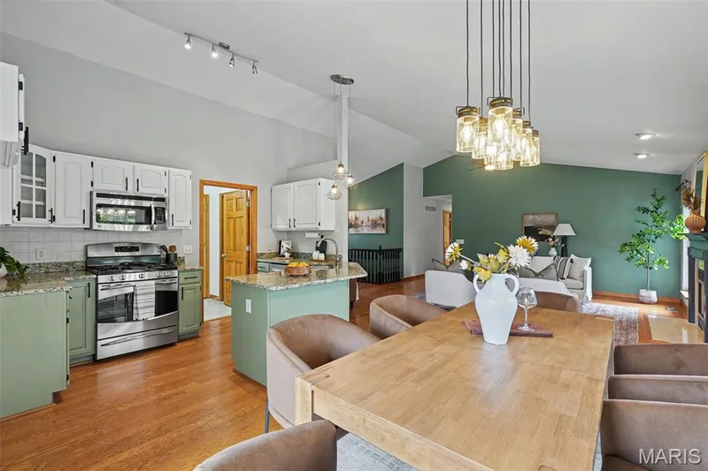 7523 Cinnamon Teal Drive, O'Fallon, MO 63368 — listing photo 11 of 42