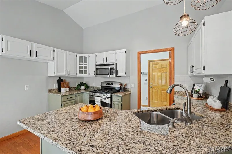 7523 Cinnamon Teal Drive, O'Fallon, MO 63368 — listing photo 12 of 42