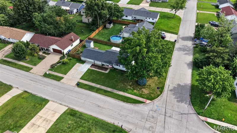 Additional content — 402 Saint Joseph Avenue, St Charles, MO 63366