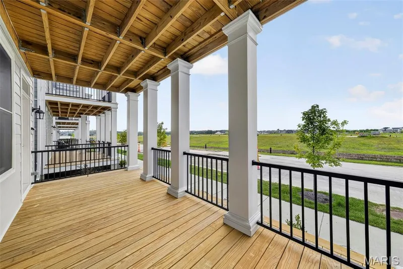 4204 Marais Temps Clair Drive, St Charles, MO 63301 — listing photo 9 of 70