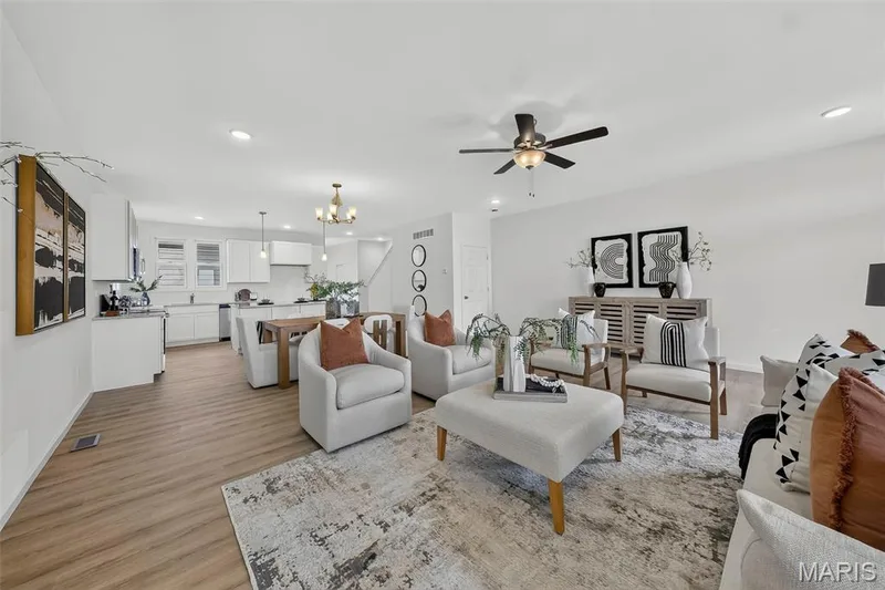 4204 Marais Temps Clair Drive, St Charles, MO 63301 — listing photo 15 of 70