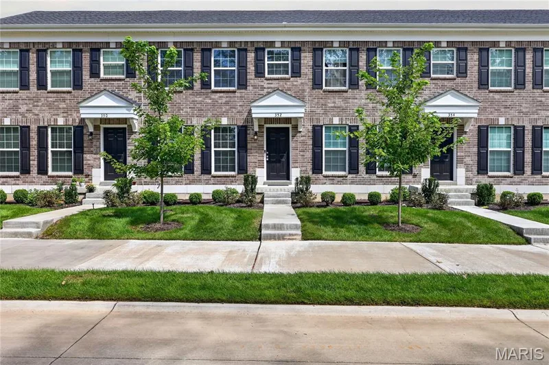 352 Fall Harvest Parkway, Wentzville, MO β listing photo 1