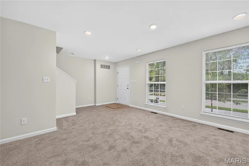 352 Fall Harvest Parkway, Wentzville, MO 63385 — listing photo 5 of 39