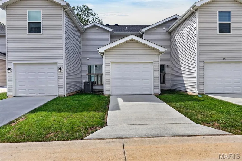 352 Fall Harvest Parkway, Wentzville, MO 63385 — listing photo 6 of 39