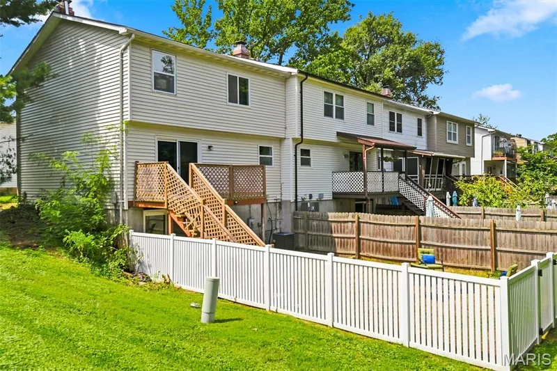 16 Coach Court, St Peters, MO 63376 — listing photo 3 of 30