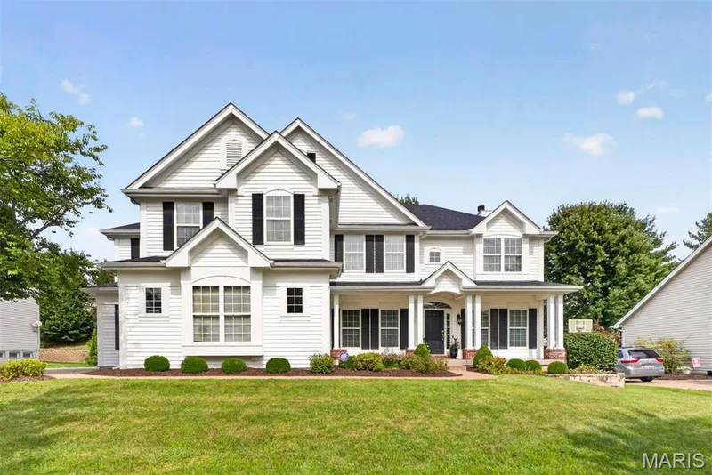14748 Thornhill Terrace Drive, Chesterfield, MO β listing photo 1