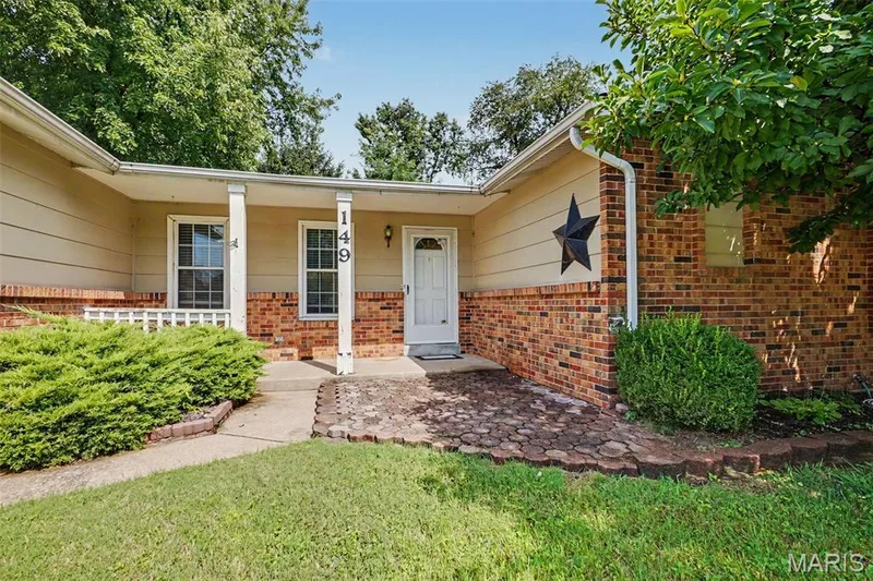 149 Hunters Ridge, St Charles, MO 63301 — listing photo 3 of 35