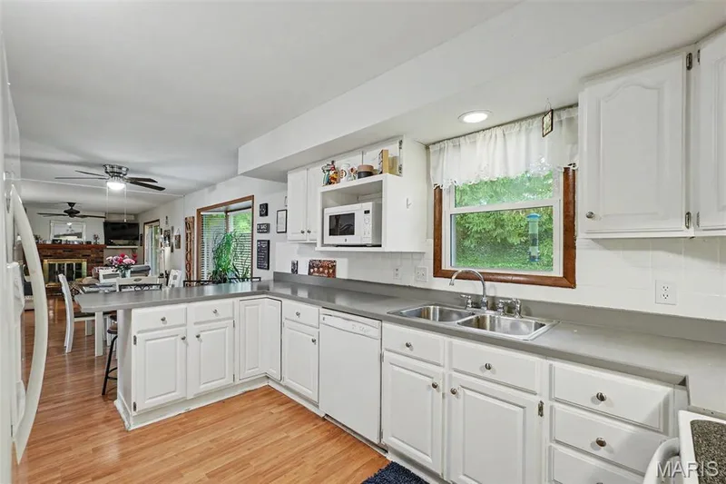 149 Hunters Ridge, St Charles, MO 63301 — listing photo 13 of 35