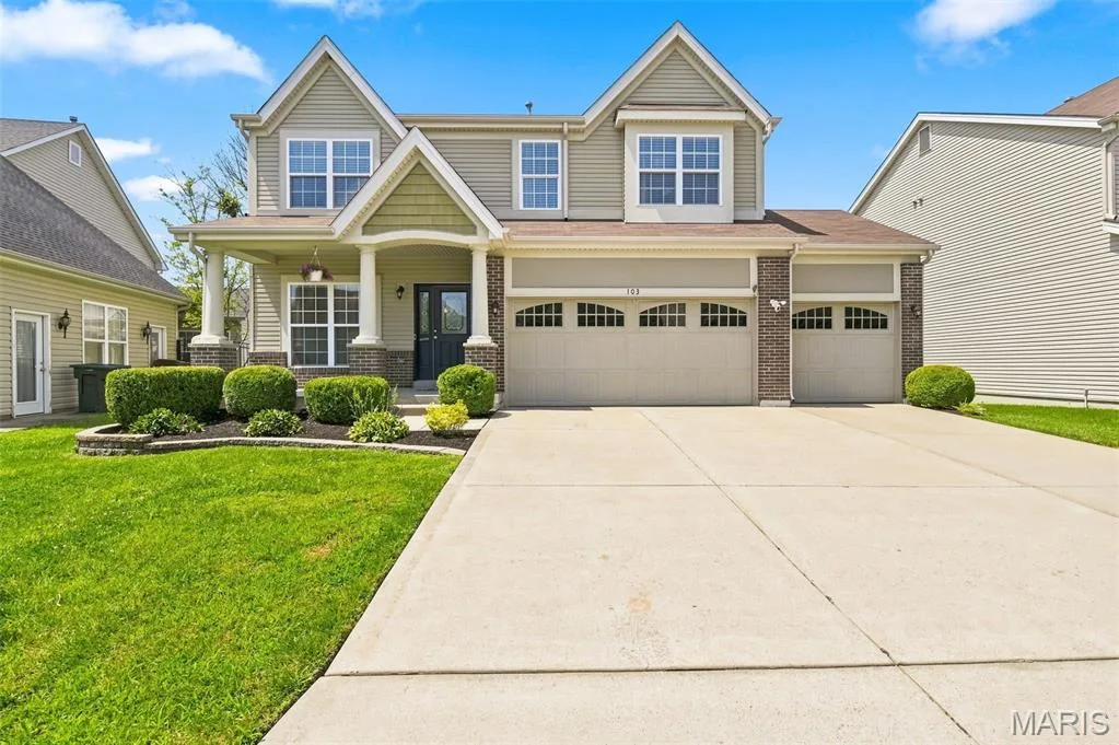 103 Berry Manor Circle, St Peters, MO 63376 — listing photo 1 of 38
