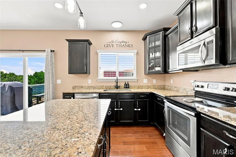 103 Berry Manor Circle, St Peters, MO 63376 — listing photo 12 of 38