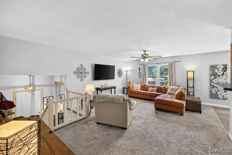 42 Bridgeport Drive, St Charles, MO 63304 — listing photo 4 of 30