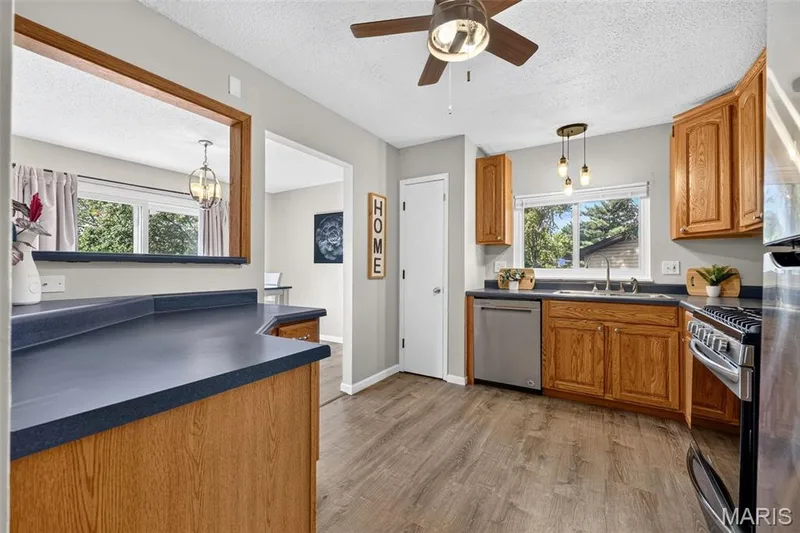 42 Bridgeport Drive, St Charles, MO 63304 — listing photo 6 of 30