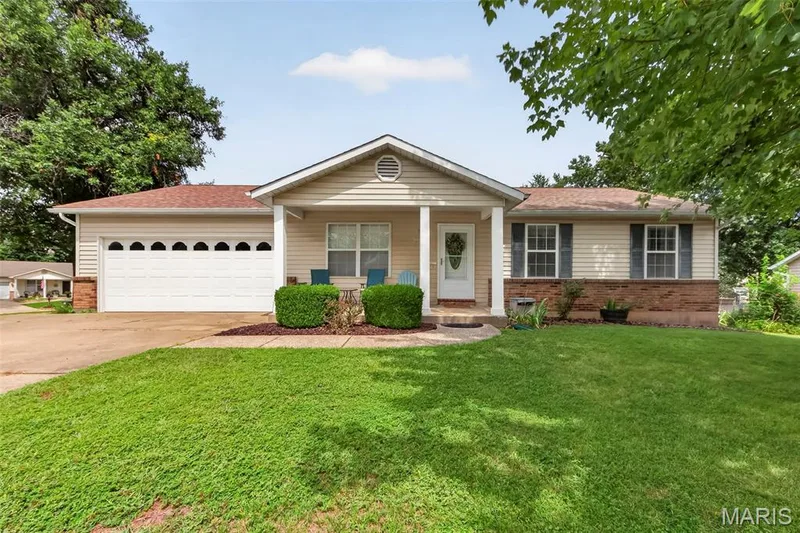 1103 Athena Way, St Peters, MO 63376 — listing photo 1 of 35