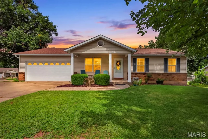 1103 Athena Way, St Peters, MO 63376 — listing photo 2 of 35