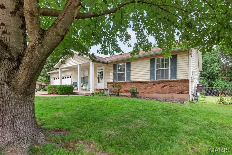 1103 Athena Way, St Peters, MO 63376 — listing photo 3 of 35