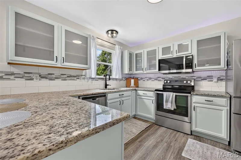1339 Flintshire Lane, Lake St. Louis, MO 63367 — listing photo 3 of 26