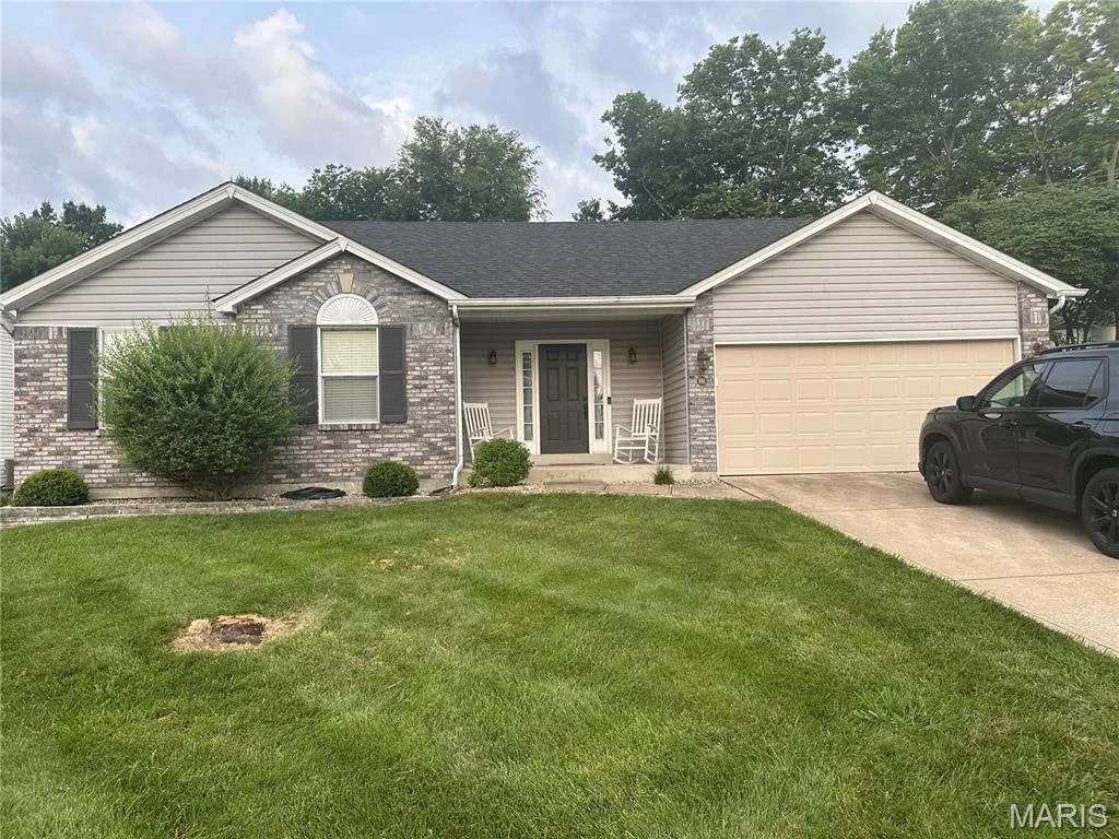 991 Reddington Oaks Court, St Charles, MO 63304 — listing photo 1 of 15