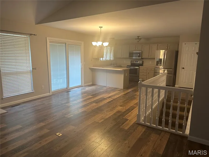 991 Reddington Oaks Court, St Charles, MO 63304 — listing photo 7 of 15