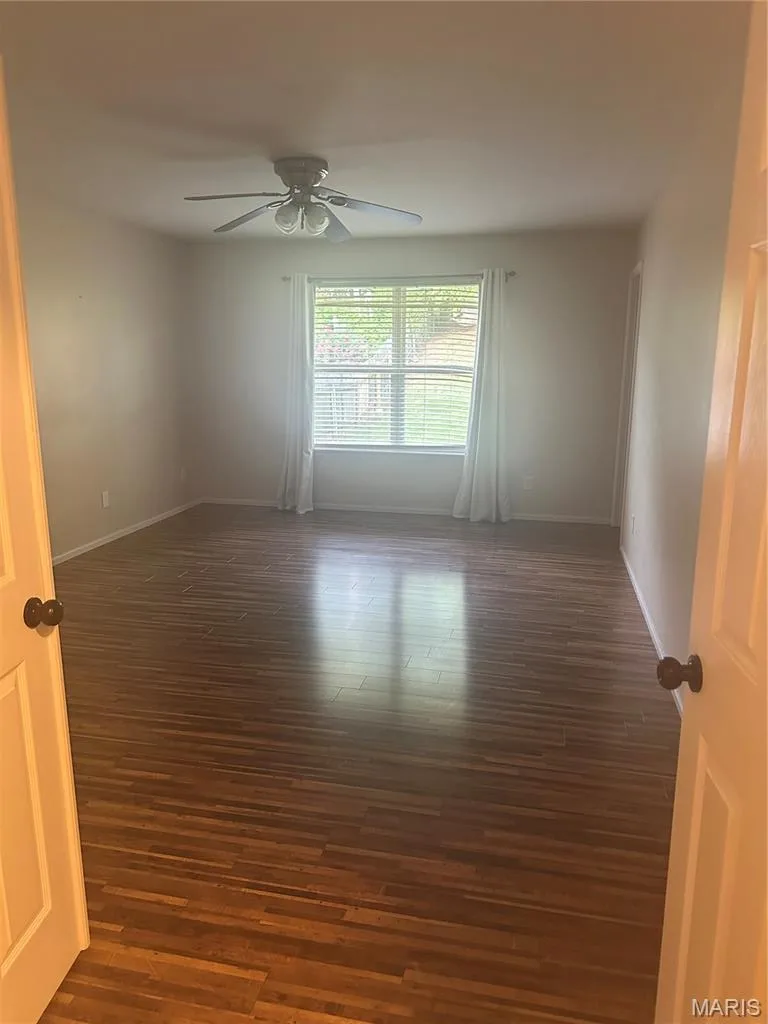 991 Reddington Oaks Court, St Charles, MO 63304 — listing photo 12 of 15