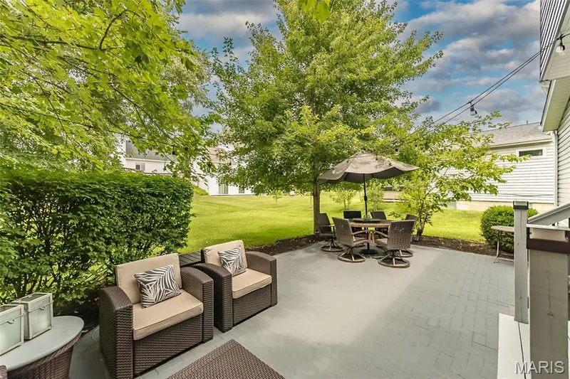 219 Cheval Square Drive, Chesterfield, MO 63005 — listing photo 31 of 37