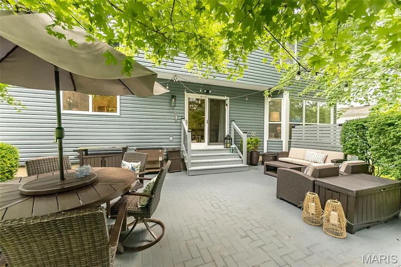 Oversized patio and maintenance free steps — 219 Cheval Square Drive, Chesterfield, MO 63005