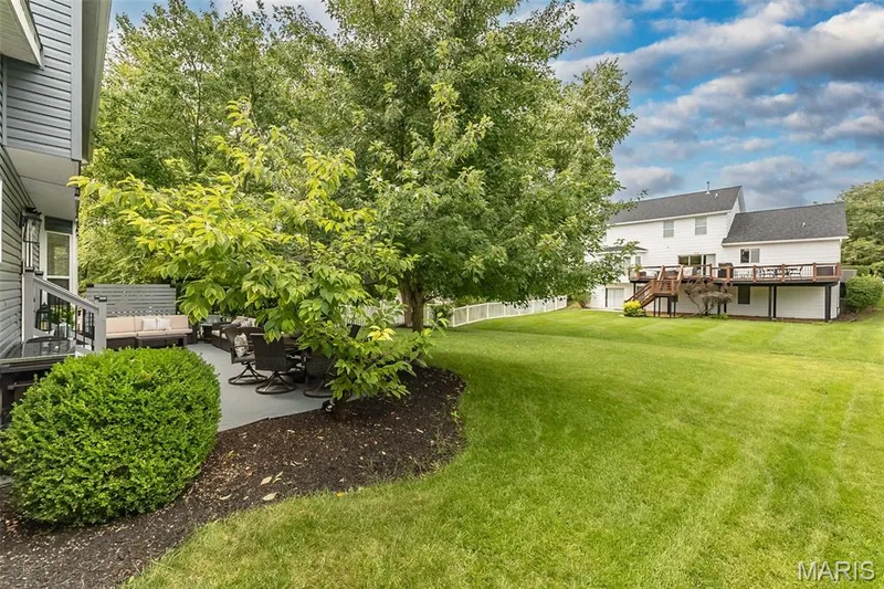 219 Cheval Square Drive, Chesterfield, MO 63005 — listing photo 33 of 37
