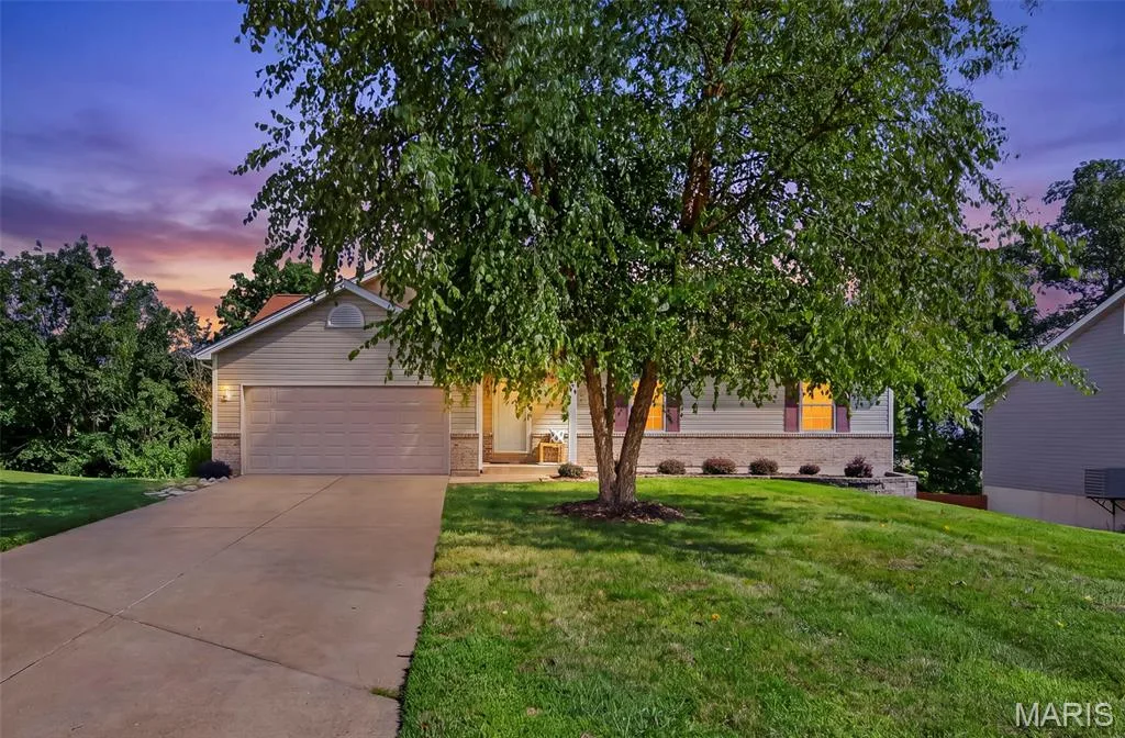 Updated Ranch with Brick and Vinyl exterior, large yard sitting on a cul-de-sac fenced and backing to wooded area. — 1761 Fairview Farms Circle, Wentzville, MO 63385