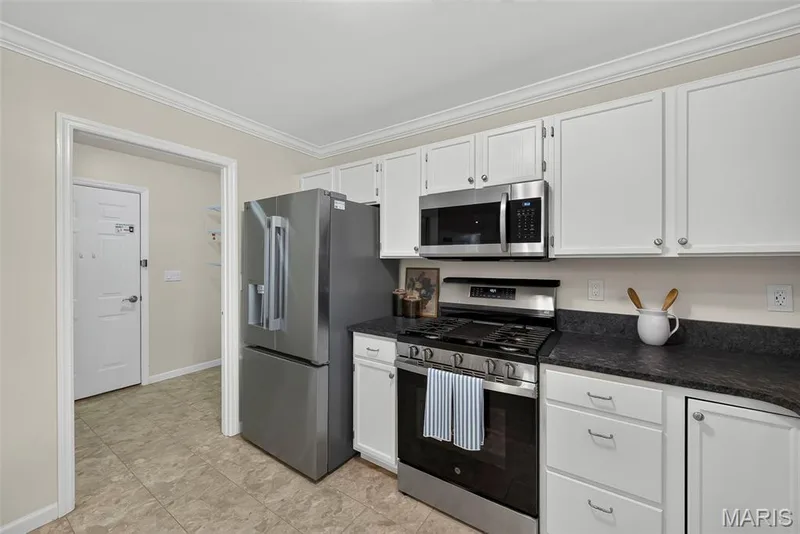 SS refrigerator can stay. — 1761 Fairview Farms Circle, Wentzville, MO 63385
