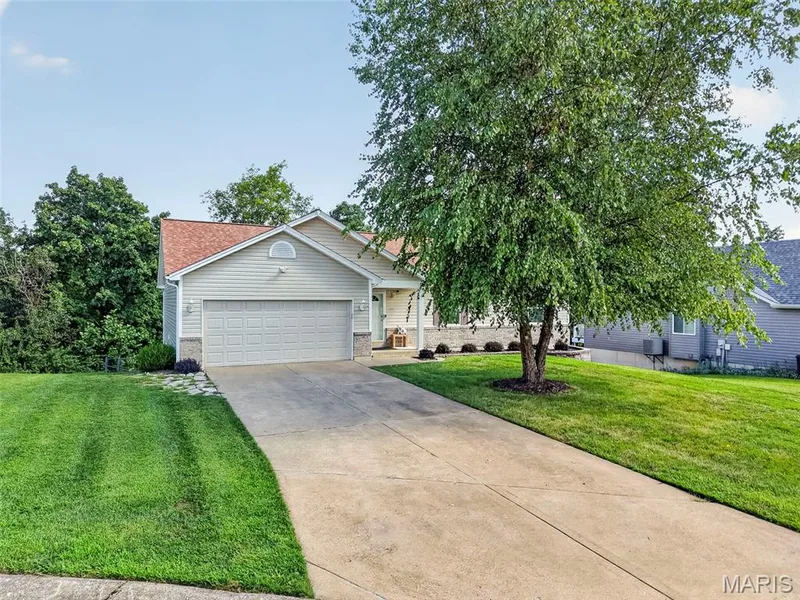 Make this beautiful updated 3 bedroom, 2 bathroom, 2 car garage, deck, patio, fencing yard your next home. — 1761 Fairview Farms Circle, Wentzville, MO 63385