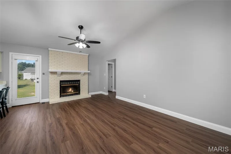 1157 Spencer Road, St Peters, MO 63376 — listing photo 4 of 16