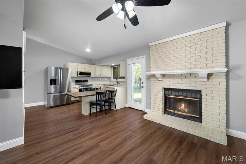 1157 Spencer Road, St Peters, MO 63376 — listing photo 5 of 16