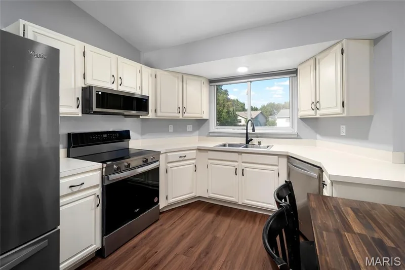 1157 Spencer Road, St Peters, MO 63376 — listing photo 7 of 16