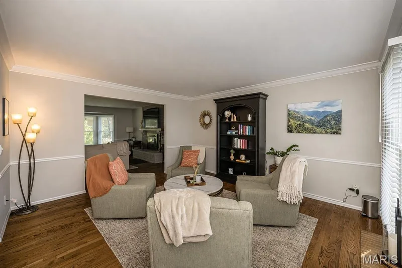 15706 Heathercroft Drive, Chesterfield, MO 63017 — listing photo 12 of 53