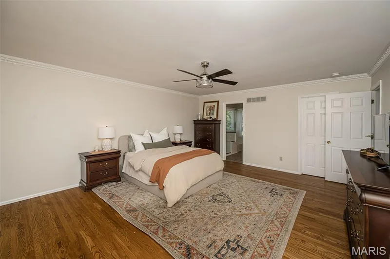 15706 Heathercroft Drive, Chesterfield, MO 63017 — listing photo 32 of 53