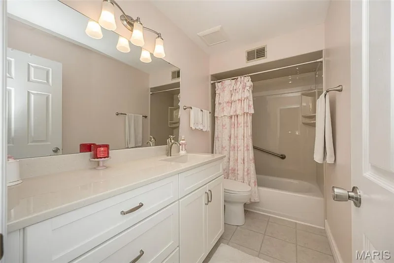Updated Hall bathroom — 15706 Heathercroft Drive, Chesterfield, MO 63017