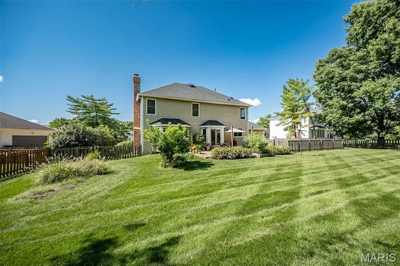 15706 Heathercroft Drive, Chesterfield, MO 63017 — listing photo 50 of 53