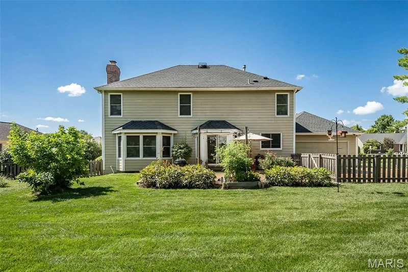 15706 Heathercroft Drive, Chesterfield, MO 63017 — listing photo 51 of 53