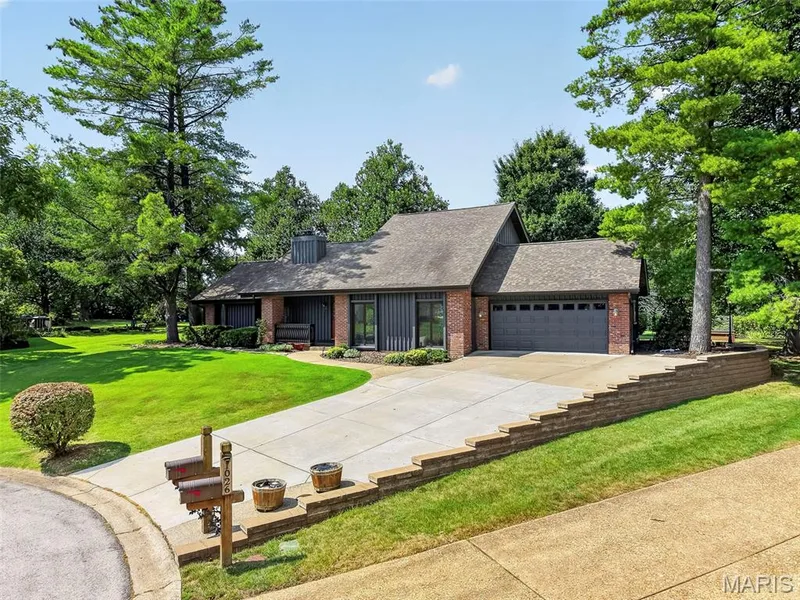 1028 Monfort Court, Lake St. Louis, MO 63367 — listing photo 7 of 51
