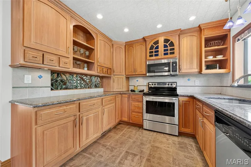 1028 Monfort Court, Lake St. Louis, MO 63367 — listing photo 20 of 51