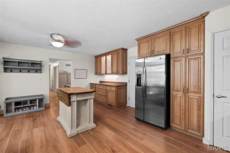 2045 Country Field Drive, Chesterfield, MO 63017 — listing photo 13 of 43