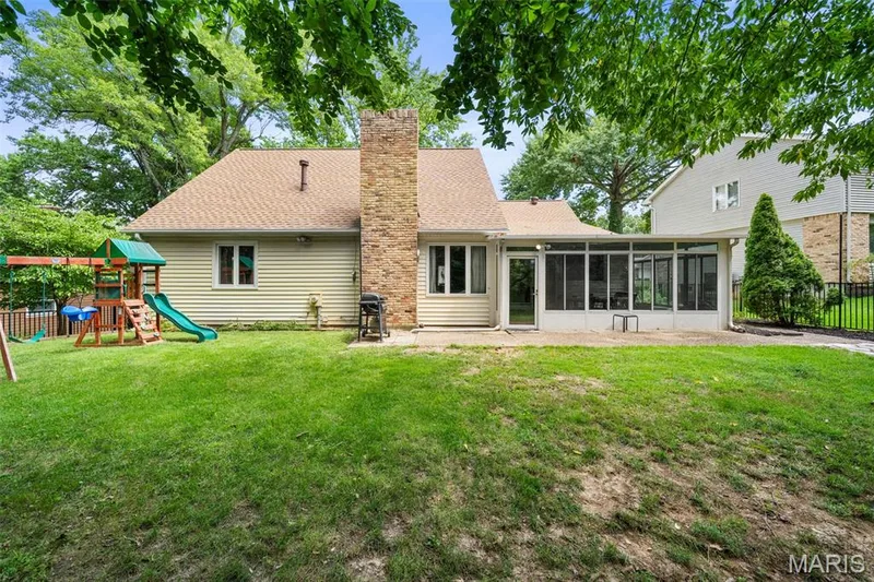 2045 Country Field Drive, Chesterfield, MO 63017 — listing photo 40 of 43
