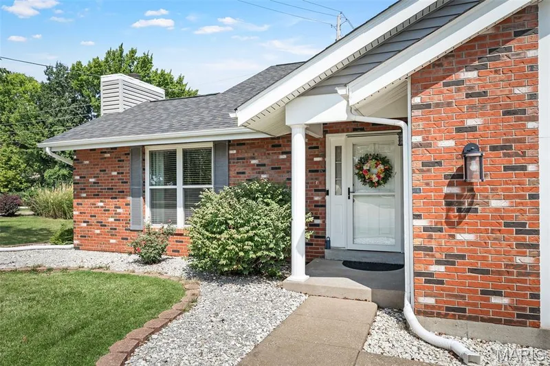 1 Oak Valley Drive, St Peters, MO 63376 — listing photo 2 of 34
