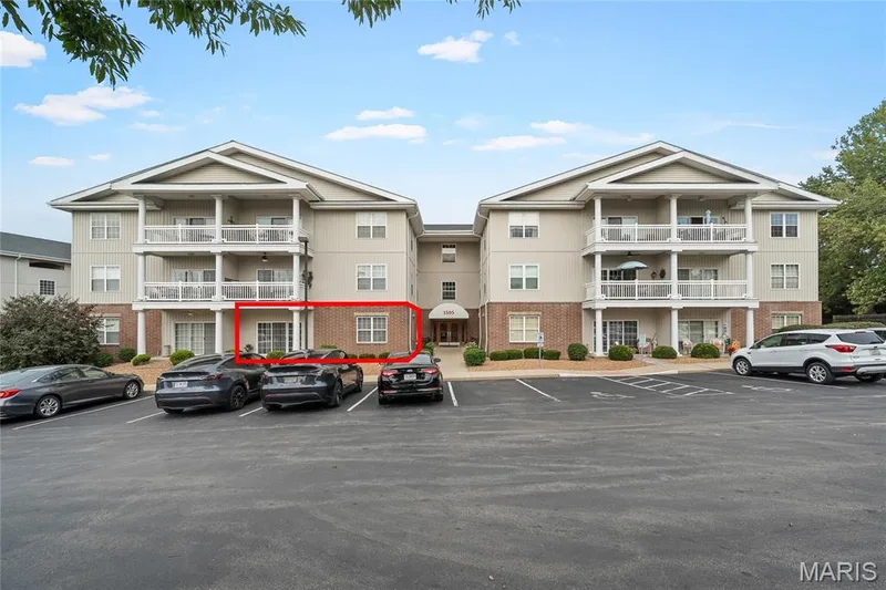 1505 S Old Highway 94 #203, St Charles, MO 63303 — listing photo 4 of 35